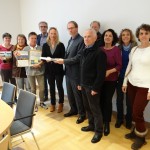 Die Vertreterinnen und Vertreter der Bürgerinitiativen bei der Übergabe der Unterschriften und Einwendungen an Regionalverbandsdirektor Dr. Hager.